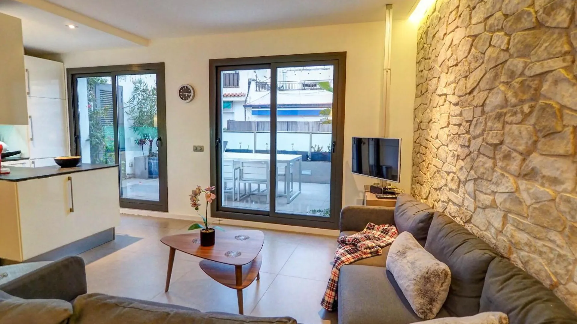 Chic By Hello Homes Σίτζες Διαμέρισμα